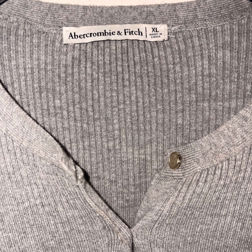 Abercrombie size XL gray sweater - Picture 2 of 2